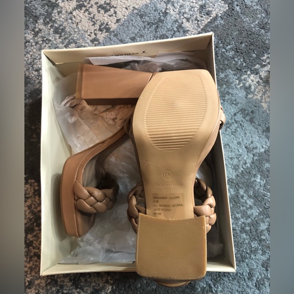 Anne Klein AKAlexander - Picture 2 of 3